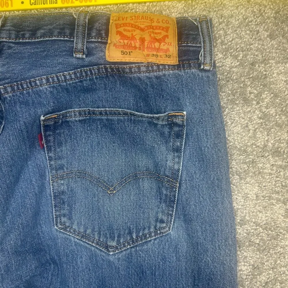 Levi’s 501 Size 38x32 Jeans Men's Button Fly Soft and broken in
